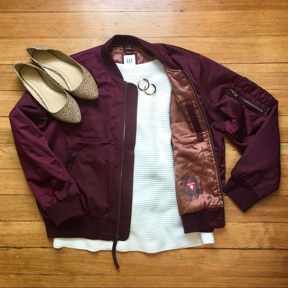 GAP Jackets & Blazers - SALE❗️✈️ classic bomber jacket